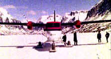 iceplane.JPG (17112 bytes)